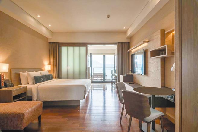 云品与LEXUS合作推出结合试驾的住房专案，让房客独家抢先试驾全新大改款NX系列车辆畅游日月潭。（云品温泉酒店提供）