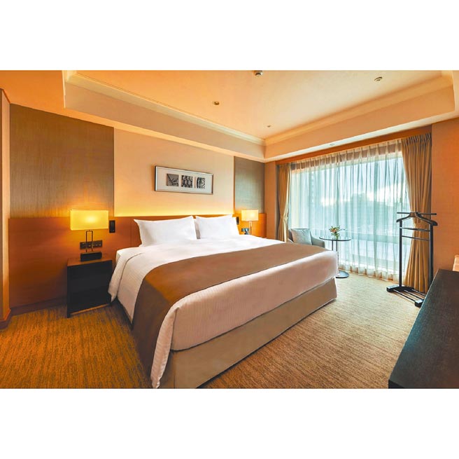 买新光三越站前福袋，可抽最新来台JR东日本大饭店3万4500元住宿券。（新光三越提供）