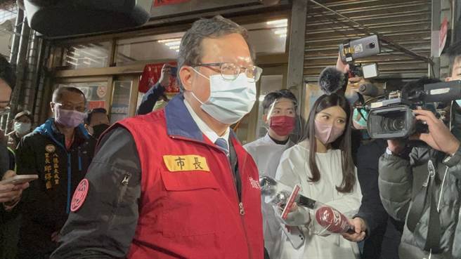 桃園市長鄭文燦表示，八德綜合大樓開設臨時採檢站，昨採檢600多人皆為陰性，這幾天會陸續擴大採檢。（陳夢茹攝）