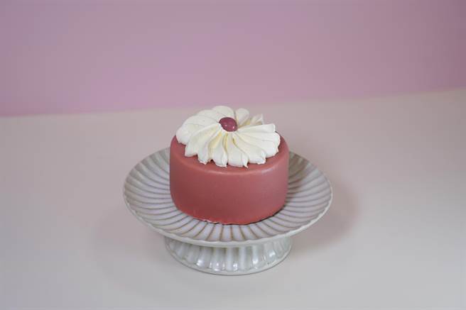 mon  gâteau梦卡朵与全球最热门粉红巧克力「Ruby红宝石巧克力」合作，开发2款情人节主题甜点。（mon  gâteau梦卡朵提供）