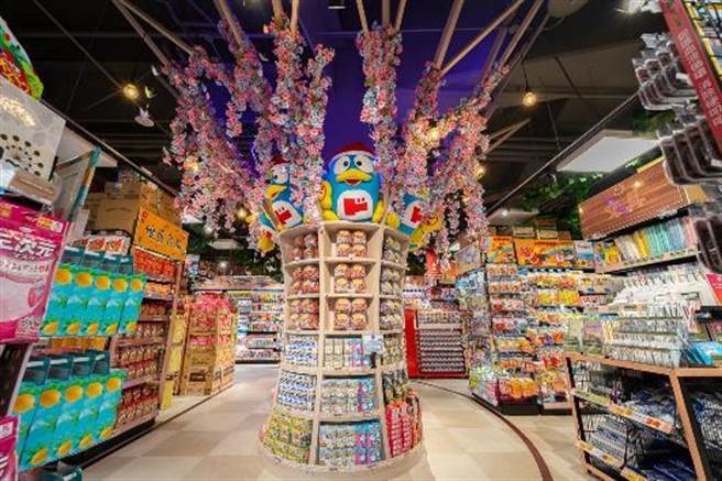 日本名店DON DON DONKI二店开幕 进军忠孝新生商圈。（DON DON DONKI提供） 