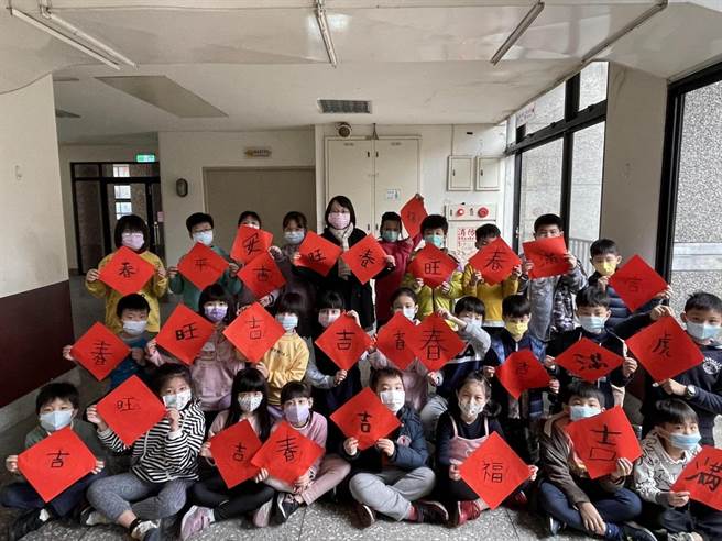 基隆市政府鼓勵，寒假期間本市各校寒假課業輔導，以及校內社團活動，改採線上舉行。（基隆市政府提供／陳彩玲基隆傳真）