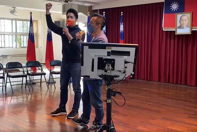 國民黨立委蔣萬安（左）、國民黨台北市議員李明賢（右）。（圖／翻攝自李明賢臉書）