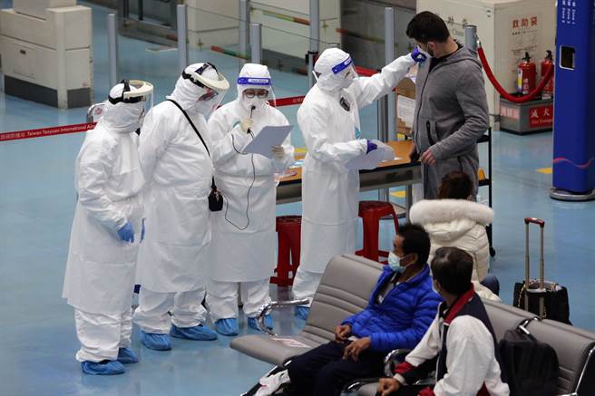 入境航班落地採檢今起擴大實施至東南亞及南亞航線，指揮中心表示，今天預計針對17個航班進行檢驗，上午6航班共採檢239人，其中有9人陽性，陽性率3.77％。（圖／示意圖，記者陳麒全攝影）