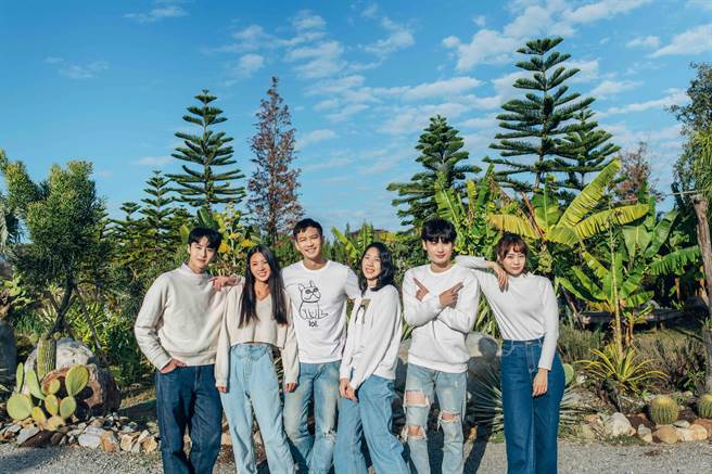 万家麟（左起）、李欣恩、邹承恩、李悠、刘晋玮、顏怡平出席露营趴。（旋转娱乐提供）