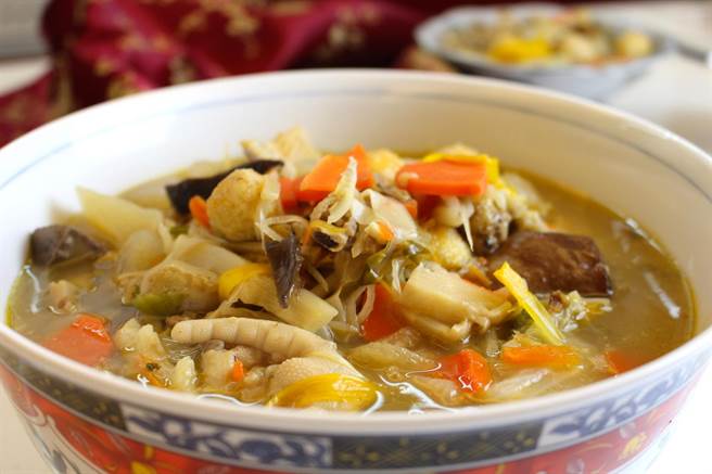 微风超市Ｘ台菜教母－菜尾汤。（微风提供）