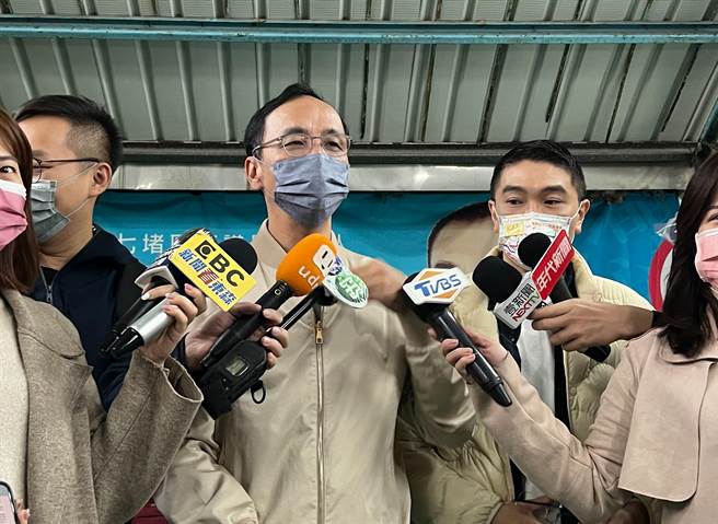 国民党主席朱立伦表示，现阶段自己最大任务是让大家团结，打赢2022选战。（陈彩玲摄）