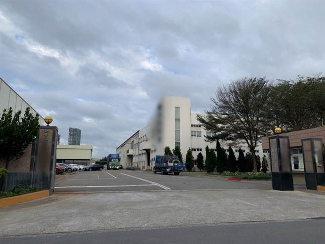 桃园观音某硬碟零组件上市公司，因3名同事9日到西堤用餐，其中2人20日确诊，也是西堤案中第10组用餐确诊个案。(赖佑维摄)