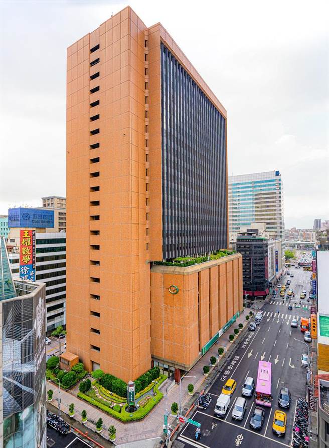 （第一银行首届「金融创新与永续金融研究报告奖」，总奖金近百万元。图／第一银行提供）