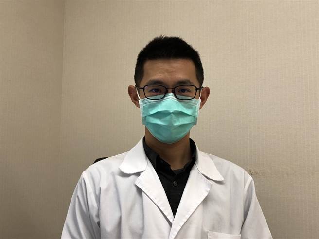 书田诊所小儿科主治医师苏軏指出，如果孩子腿上不明原因出现红疹并有水肿感，要注意可能是过敏性紫斑症。(图/书田诊所提供)