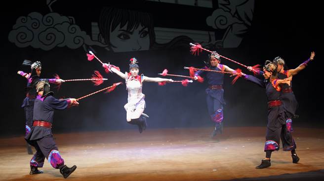 国光剧团原本去年要在东京奥运上演的作品《武动三国-她的凝视》，因疫情一再延宕，如今总算要在台登场。故事就以孙权的妹妹孙尚香为主角，化身战斗力高张女打仔，叙说女性故事。（张铠乙摄）