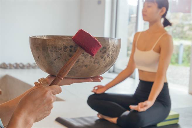 大自然森呼吸瑜伽体验（由Yoga Cave瑜伽山洞邓燕英老师授课）。（奥丁丁集团提供）