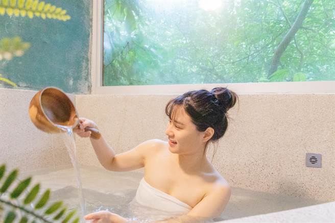 森林浴精油泡澡体验。（奥丁丁集团提供）
