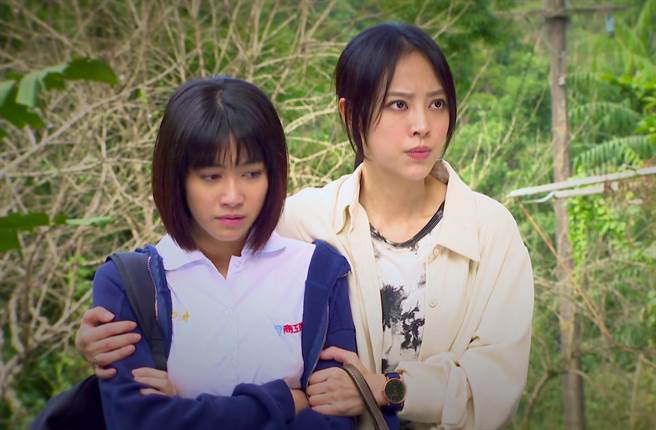 《一个屋檐下》于晴、林筳谕。（台视提供）