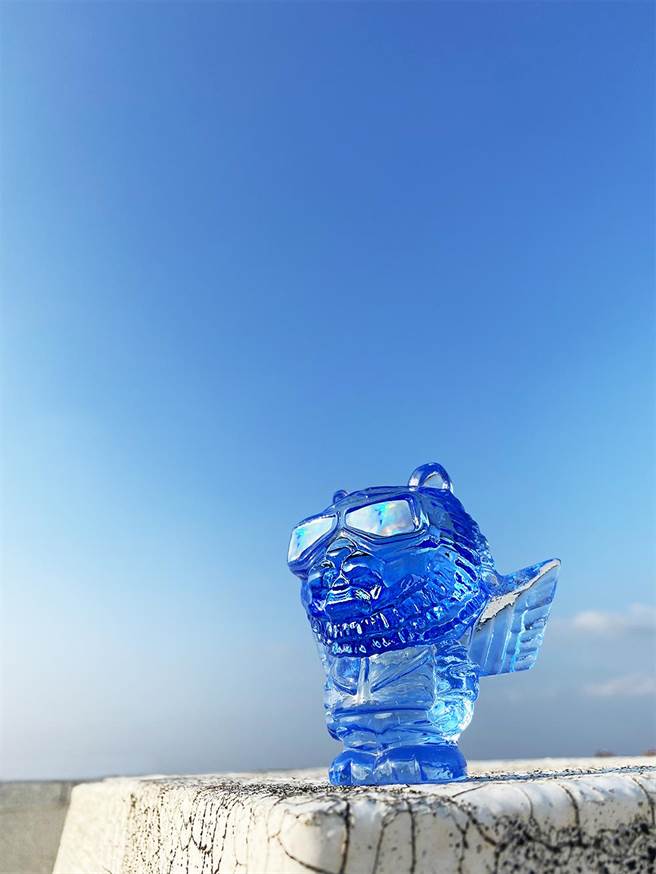 琉璃工房特别设计期间限定、只送不卖的《飞虎1号》琉璃虎公仔。图为飞虎1号。（图／琉璃工房提供）