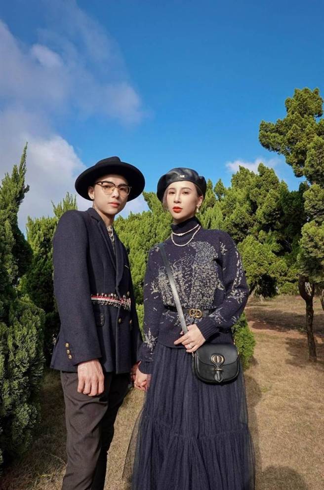 時尚博主尹渥與詠童(右)，疫情期間建立新品牌「REPHAIAH.T」，在台中舉辦首場聯合發表會。（圖／業者提供）
