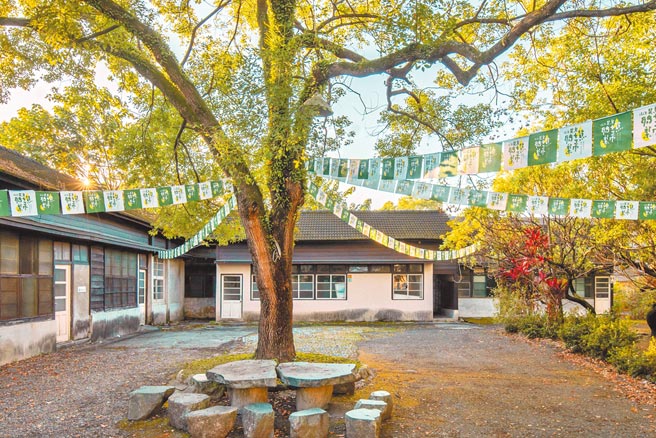 1942年兴建的集集樟脑出张所，总面积达4200平方公尺，约有11栋建筑，包括办公厅舍、宿舍等。（公所提供/吴建辉南投传真）