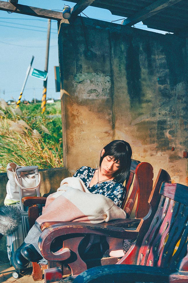 王可元在《阿妈》首次男扮女装。（公视台语台提供）