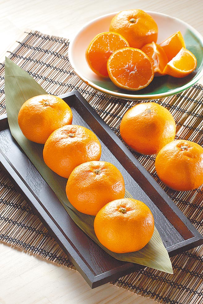 Breeze Super预购人气王「日本爱媛小太郎蜜柑礼盒」，2kg，3580元。（微风提供）