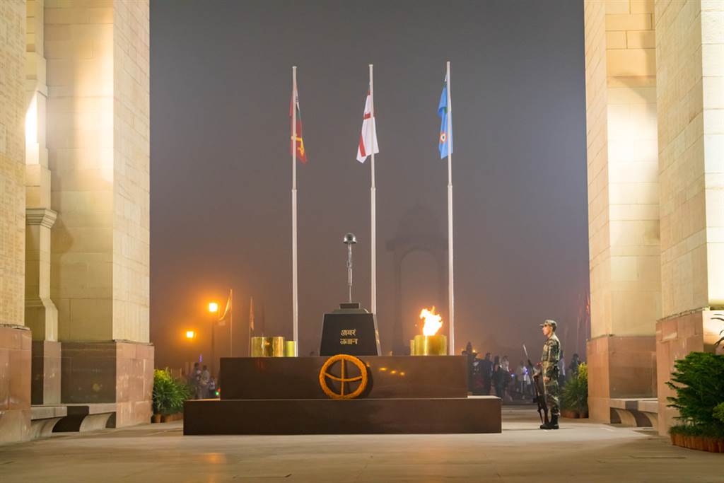 烈士之火纪念坛是于1972年1月26日竣工，设于印度门。示意图／shutterstock(photo:ChinaTimes)