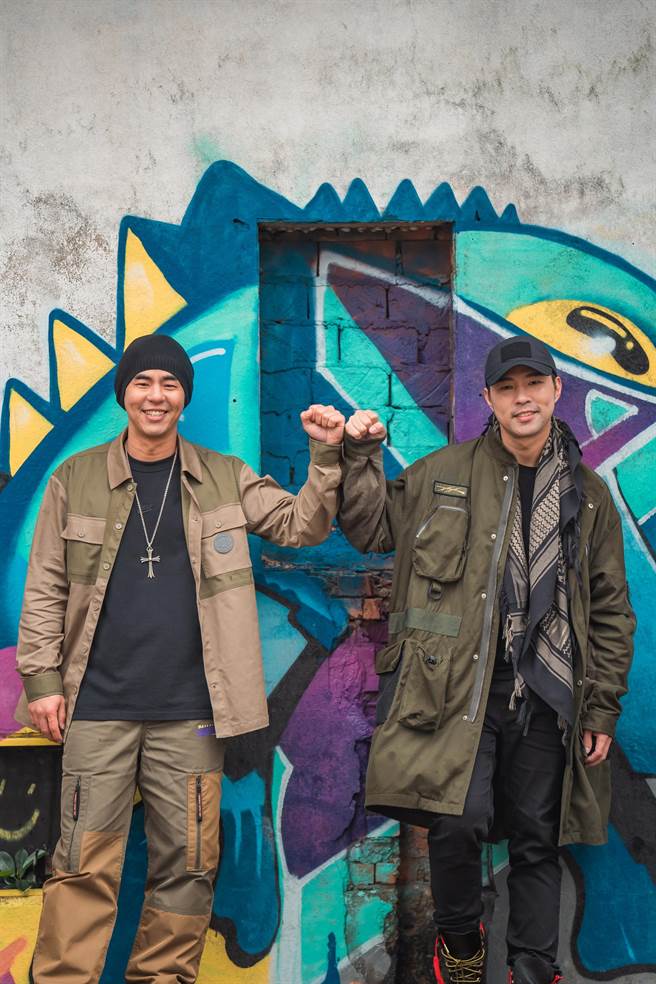 陳威全合作柯有倫推出新曲〈這就是我的主場〉。（上行娛樂提供）