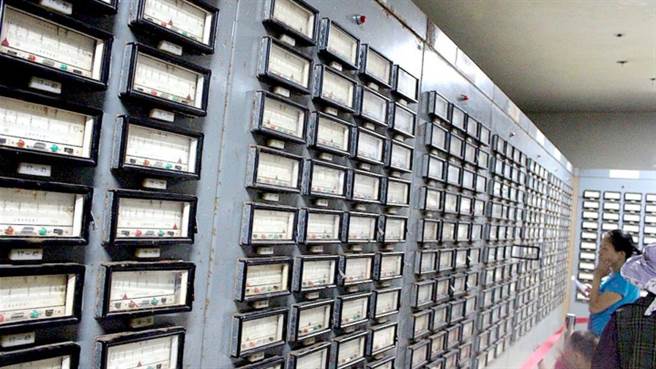 图为816工程中地下核能电厂控制系统机房。（图／网路）