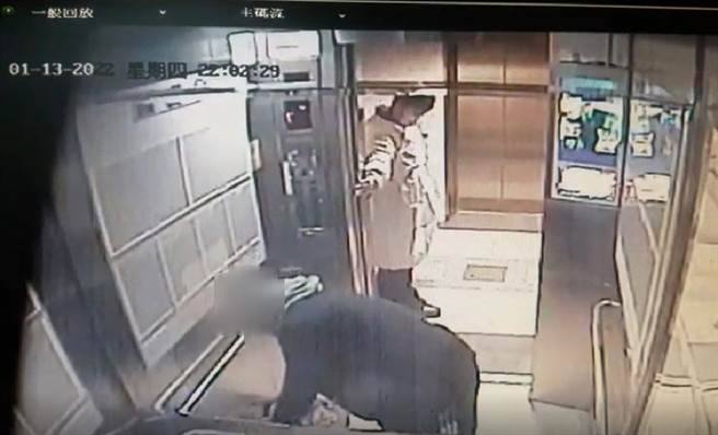 巴姓民眾经里干事等成功劝说，才配合前往集中检疫所完成后续检疫。（台中市政府提供）