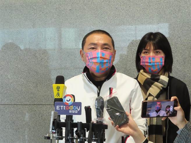 台湾有条件与病毒共存？侯友宜：现阶段先阻绝境外并盘点医疗量能。（叶德正摄）