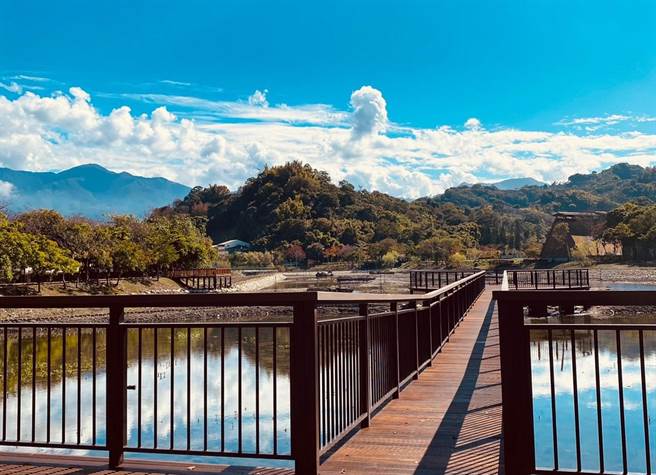 东势林业文化园区贮木池新设观景平台。（东势林管处提供／王文吉台中传真）