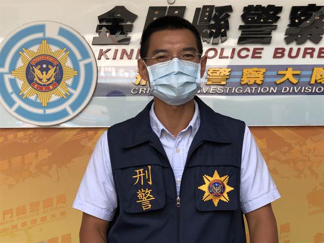 金门县警局加强打击诈骗集团，自导自演拍摄反诈骗宣导影片。（李金生摄）