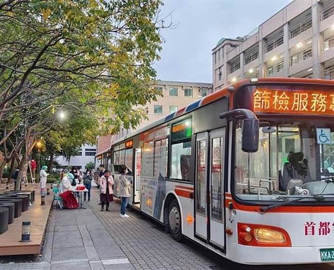 案18116曾在1月16日搭捷運到東吳大學城中校區上課1天，台北市衛生局協助師生擴大篩檢。（東吳大學提供／李侑珊台北傳真）