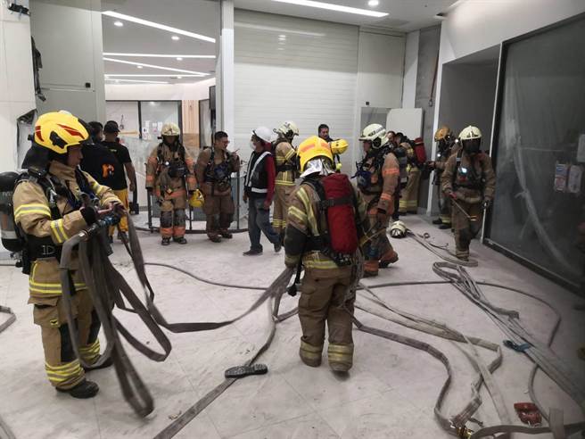 台南三井OUTLET开幕在即，台南市消防局第五大队、归仁区公所今进行消防演练。(台南市消防局第五大队提供／曹婷婷台南传真)