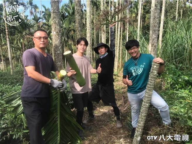 《世界第一等》唐振剛（右）帶著「角頭」好兄弟黃尚禾（左）體驗「第一等式」的旅遊。（八大提供）