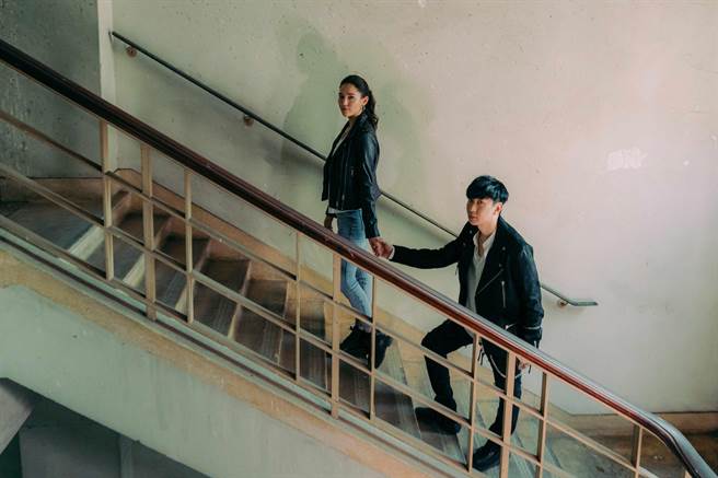 JJ林俊傑推出單曲〈Like You Do〉MV。（華納音樂提供）