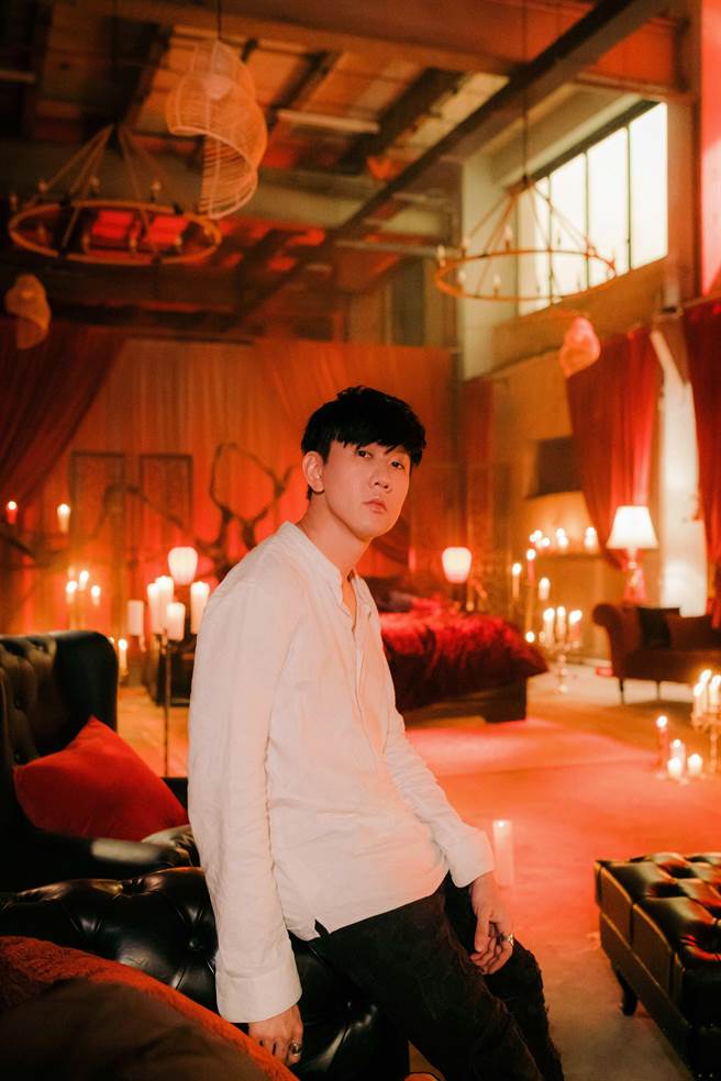 JJ林俊傑推出單曲〈Like You Do〉MV。（華納音樂提供）