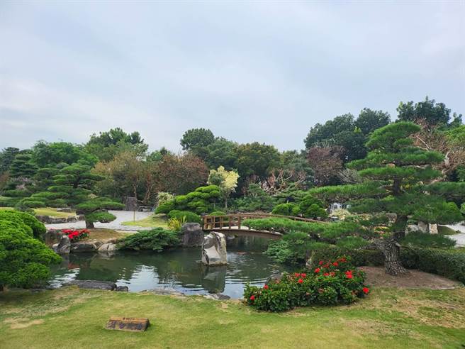 靖成美文化园有台版兼六园美誉，1月24日到2月28日开放设籍彰化县田尾乡、永靖乡，且生肖属「虎」的民眾免费入园。（吴敏菁摄）