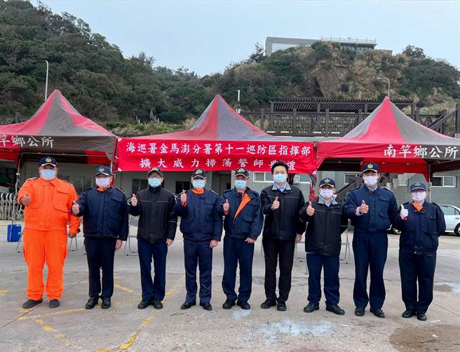 海巡署金马澎分署今（21）日统合辖区金门、马祖及澎湖等三个离岛岸海执法单位，同步展开岸、海扩大威力扫荡勤务。（海巡署金马澎分署提供）