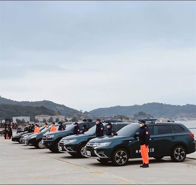 海巡署金马澎分署今（21）日统合辖区金门、马祖及澎湖等三个离岛岸海执法单位，同步展开岸、海扩大威力扫荡勤务。（海巡署金马澎分署提供）
