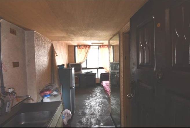 城中城高楼层套房灾后现场曝光。（高雄地检署提供／袁庭尧高雄传真）