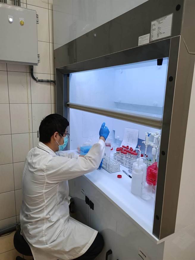 秀传医疗体系重金属检验室。（彰化秀传医院提供／吴敏菁彰化传真）