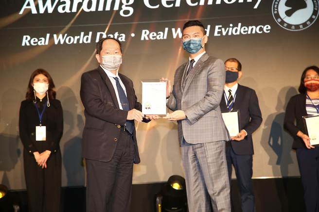 生丽国际集团获SNQ国家品质标章。（生丽国际提供）