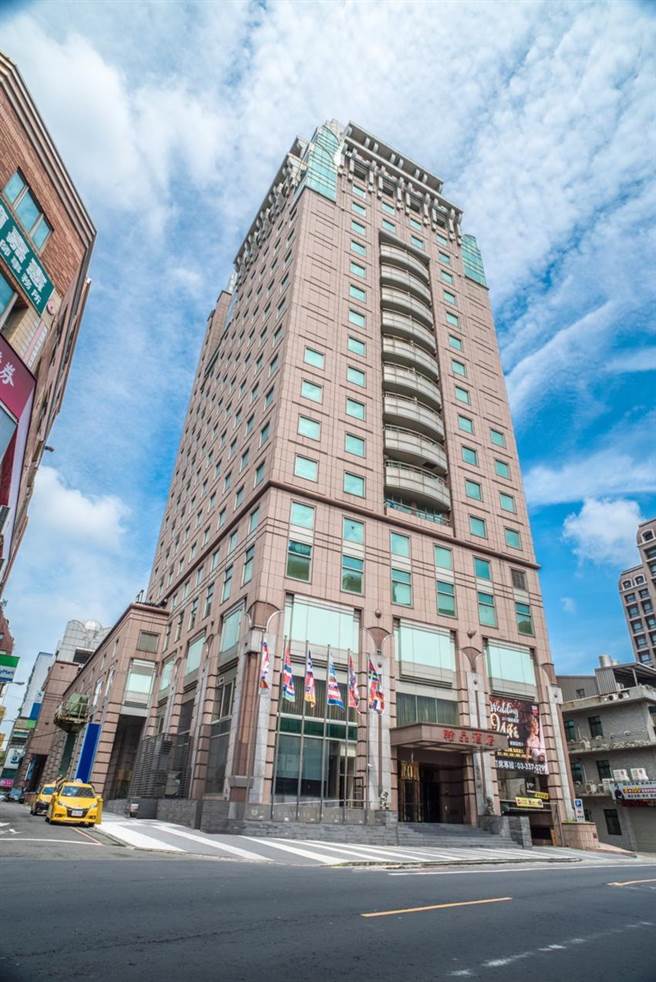 桃园翰品酒店将于4月结束营运，并出售给盛弘医药股份有限公司。图／云朗观光提供