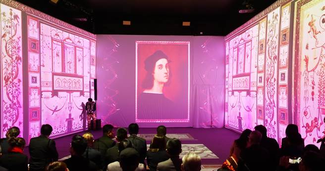 沉浸式光影艺术展21日开幕，受到疫情影响延冗半年之后终于开展。（季志翔摄）