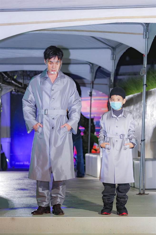 艺人是元介与童星一同现身走秀，开场又压轴气势惊人。（LAX提供）