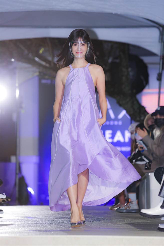 陈敬宣穿上C JEAN秀服，气势一览无遗。（LAX提供）