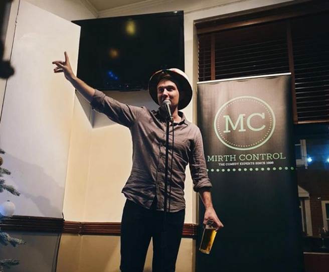 英国喜剧演员汤姆霍顿（Tom Houghton）。(图/ 摘自Tom Houghton IG)