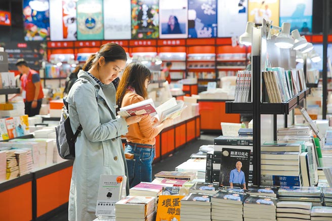 行政院会昨通过《着作权法》修订非法数位盗版散布列公诉罪。（本报资料照片）