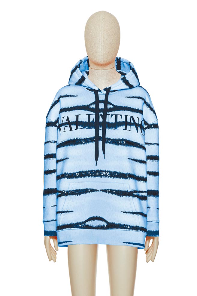 微风信义、微风南山Valentino Garavani虎纹卫衣，价格店洽。（微风提供）