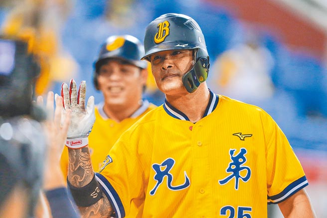 「大师兄」林智胜下一步将往何处？目前只剩下前往味全龙或是回到中信兄弟2个选项。（本报资料照片）