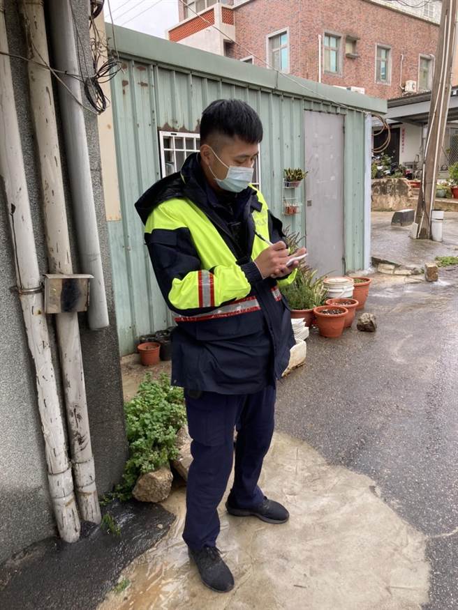 金门警方在春节期间推出巡逻便民措施，帮乡亲守护住家安全。（警方提供）